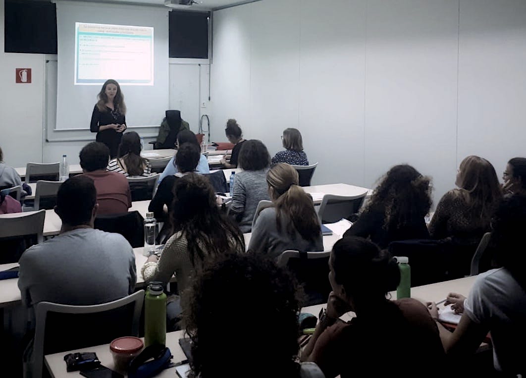 Professor Valentina Milano delivers a module on the legal framework in the first university course on trafficking and prostitution in Spain